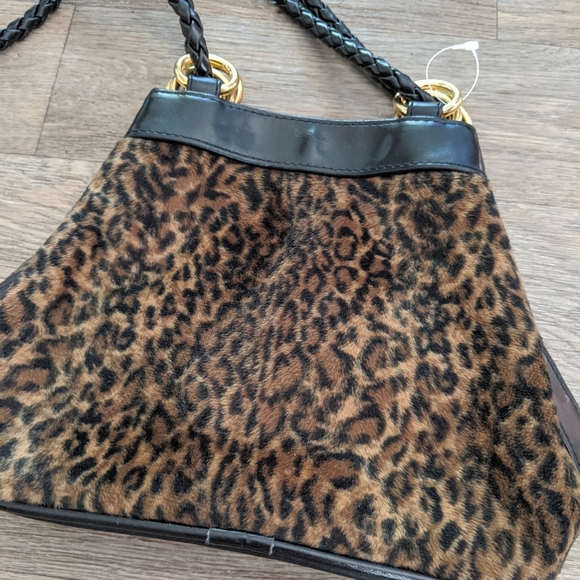 NWOT Tianni Faux Fur Fuzzy Leopard Print Bucket Bag small - Picture 3 of 7